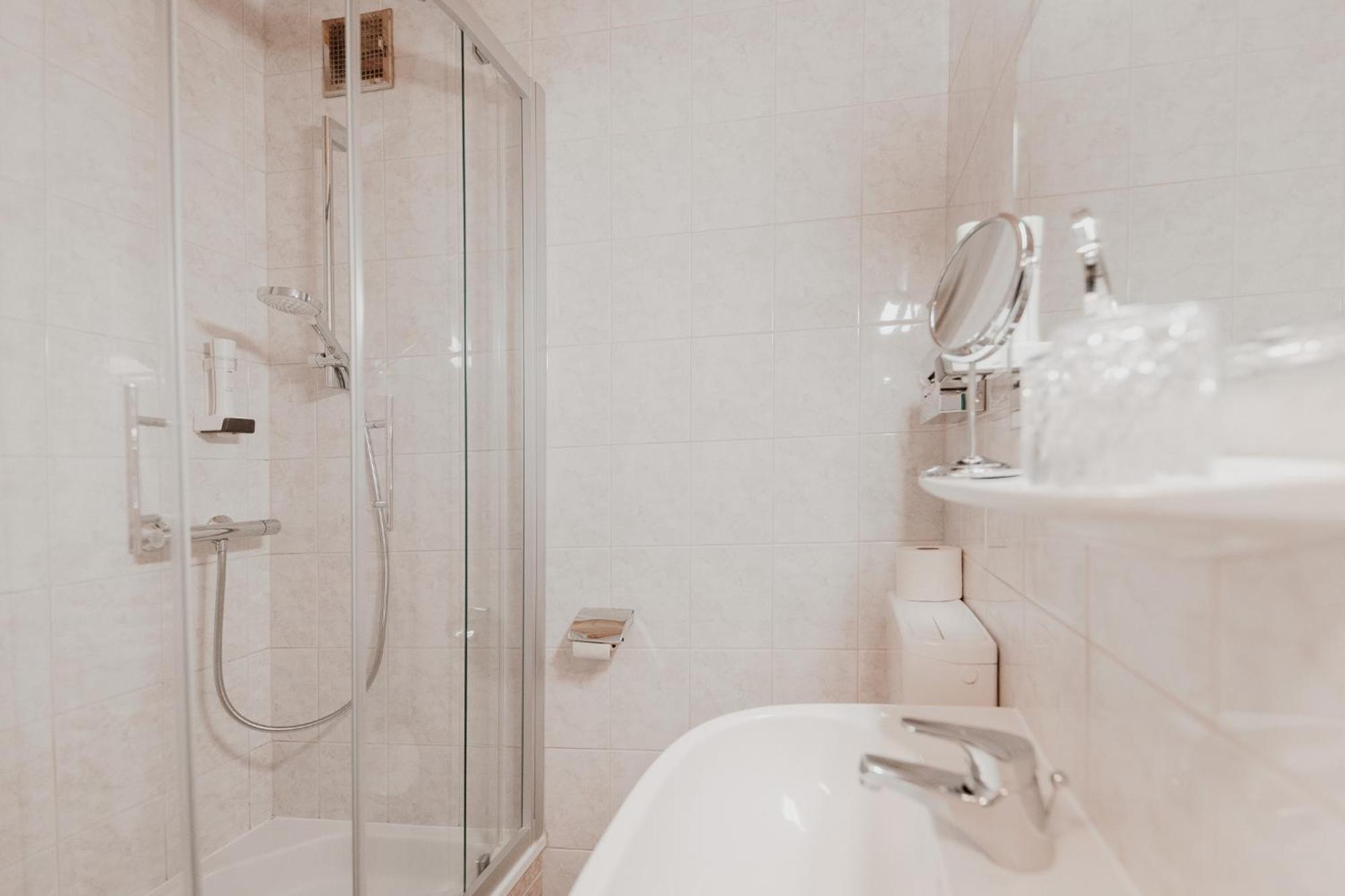 Der Loeffler Am Semmering Bed&Breakfast Room photo